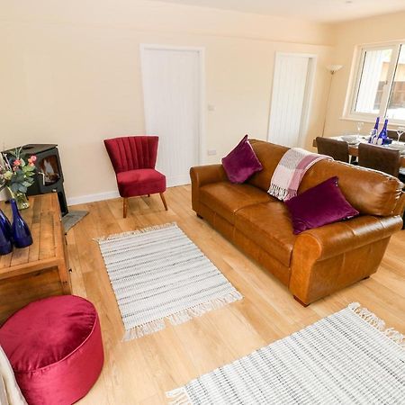 Ramsey Lodge Bier Wood Lodges Tenby Exteriör bild
