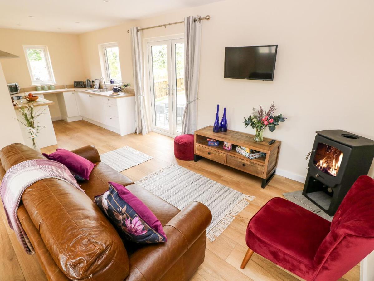 Ramsey Lodge Bier Wood Lodges Tenby Exteriör bild