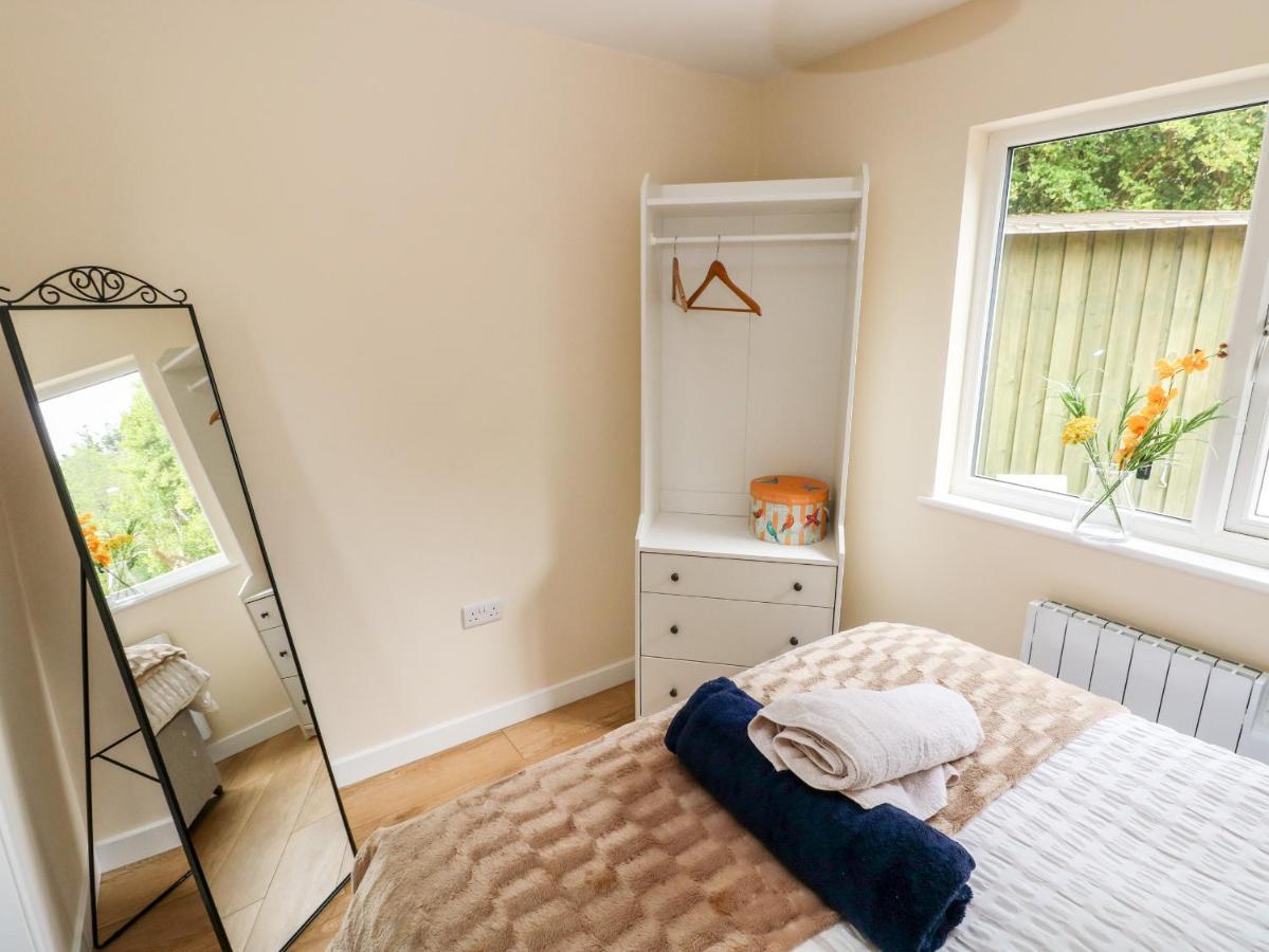Ramsey Lodge Bier Wood Lodges Tenby Exteriör bild
