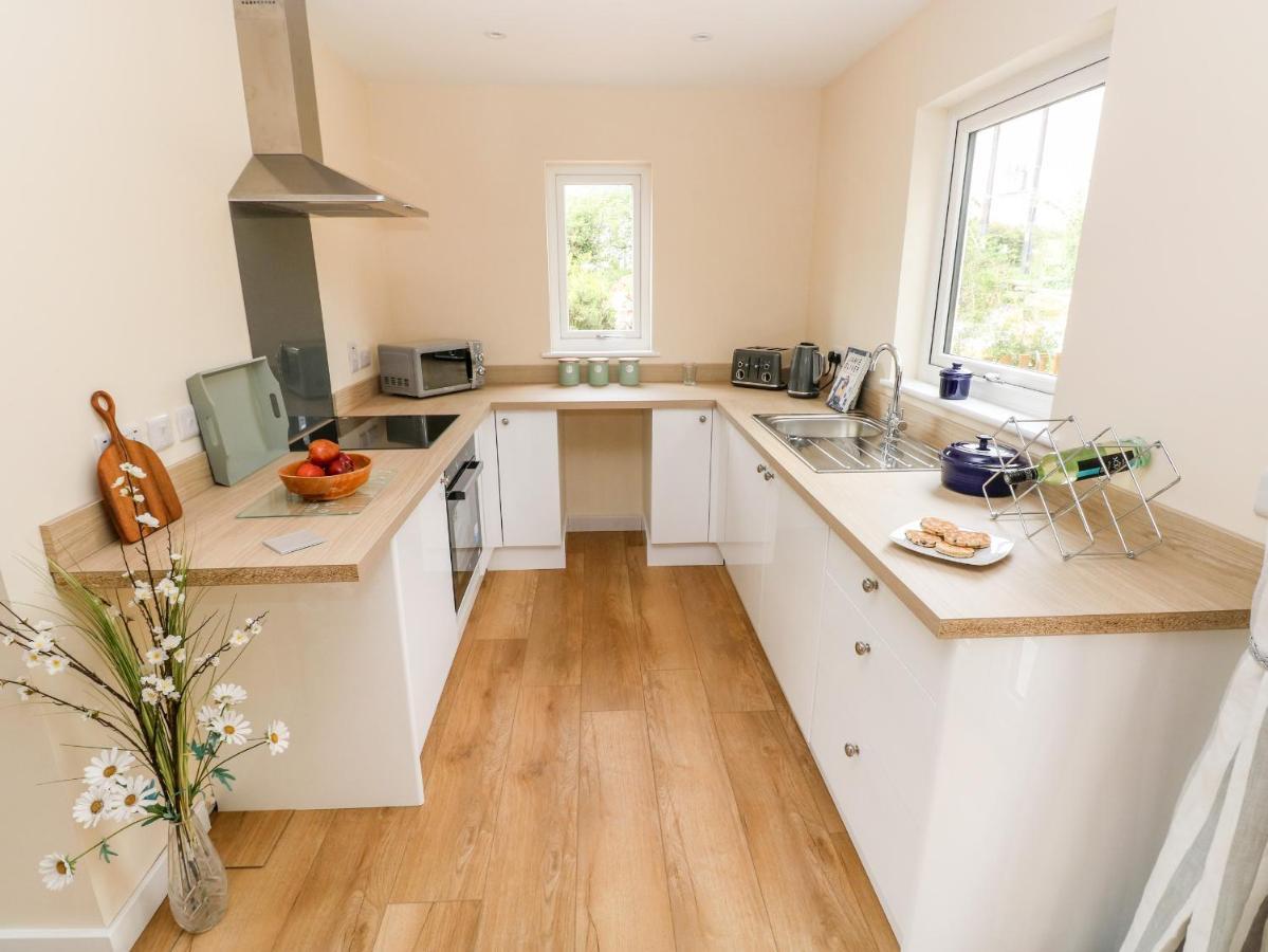 Ramsey Lodge Bier Wood Lodges Tenby Exteriör bild