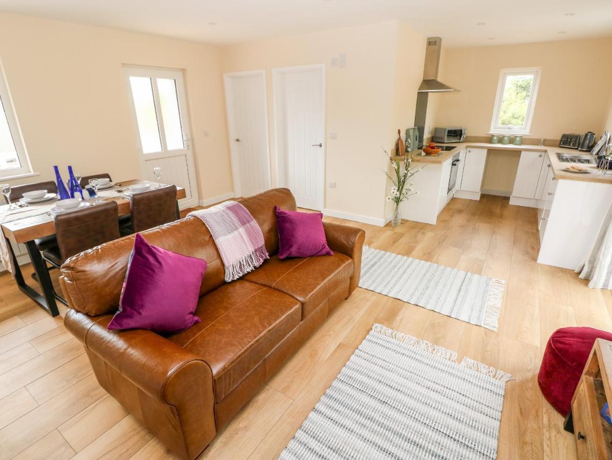 Ramsey Lodge Bier Wood Lodges Tenby Exteriör bild