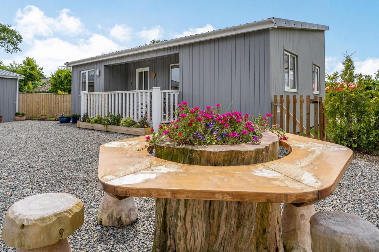 Ramsey Lodge Bier Wood Lodges Tenby Exteriör bild