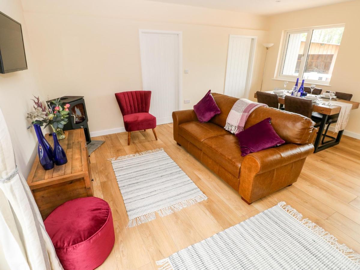 Ramsey Lodge Bier Wood Lodges Tenby Exteriör bild